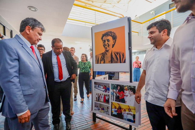 Ministro do Desenvolvimento Social, Wellington Dias, visitou a exposição